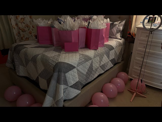 MY 16TH BIRTHDAY PRESENT OPENING| * 16 gifts for my 16th birthday!