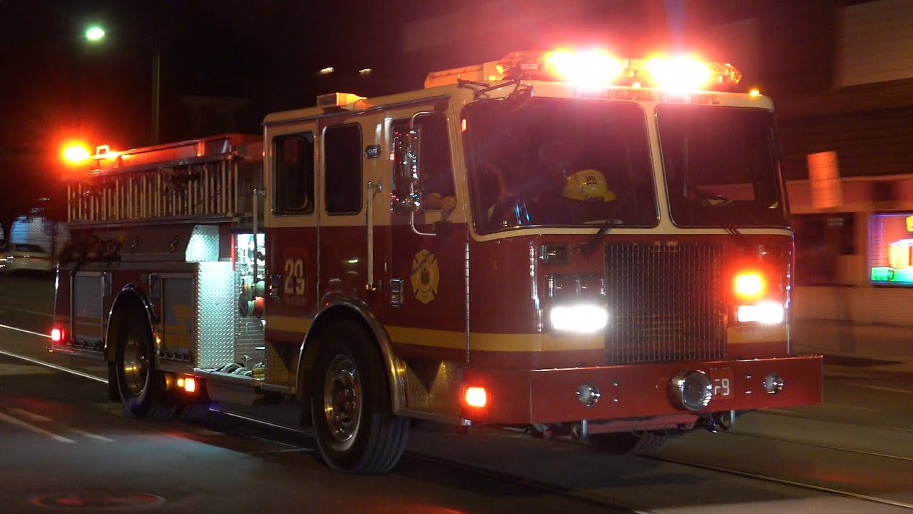 Philadelphia Fire Department Engine 29 Responding - YouTube
