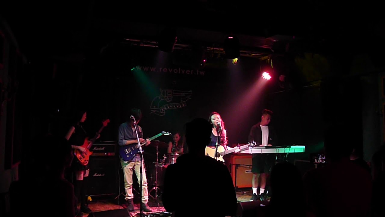 08 Yeah Yeah Yeahs Heads Will Roll YouTube