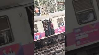 local train running scene #train #local #mumbai #railvlogger #railwaycontent #jeetkasafer