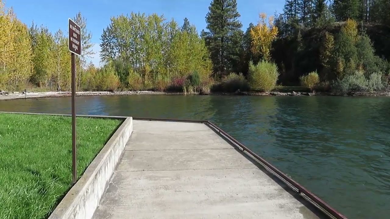 Flathead Lake Fall Scenery: Somers, Montana