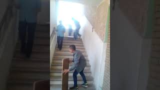 افضل تزلوج علي السلالم في مدرسة عمار ابن ياسر