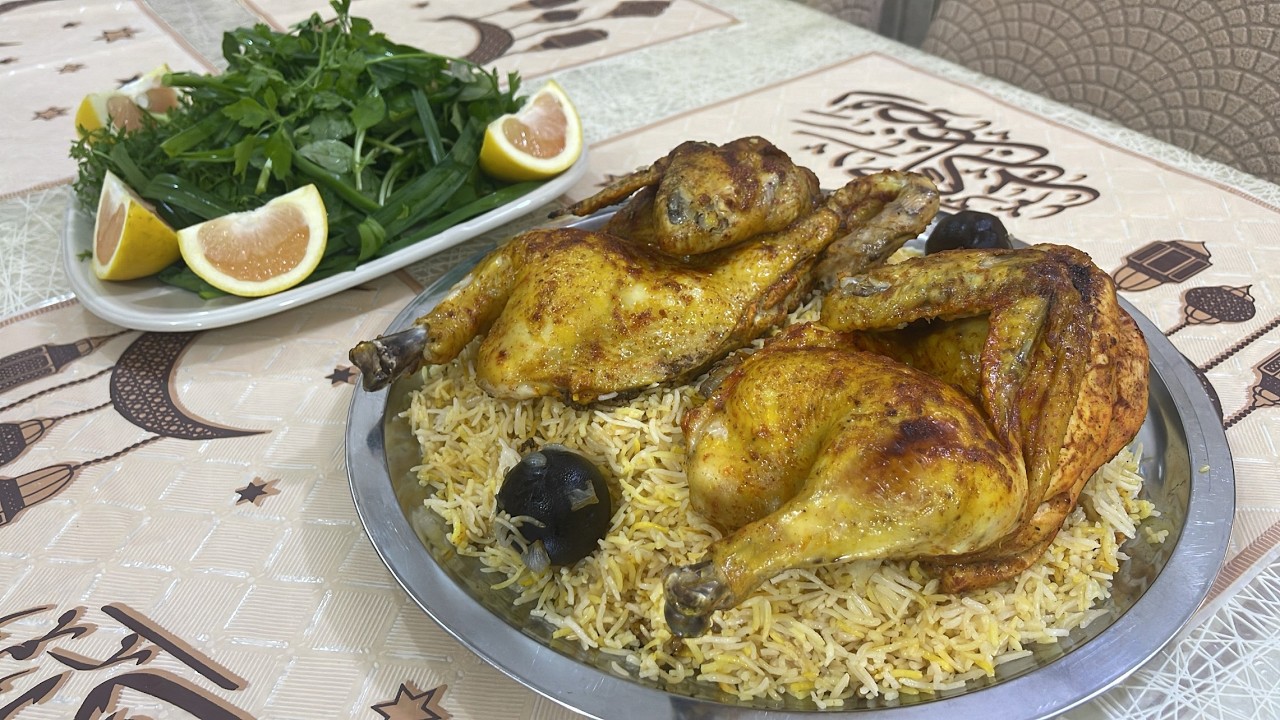 شهر رمضان كريم عليكم وعساكم من عوادة ... فطورنا لليوم هو مندي دجاج بالفرن تقبل الله منا ومنكم