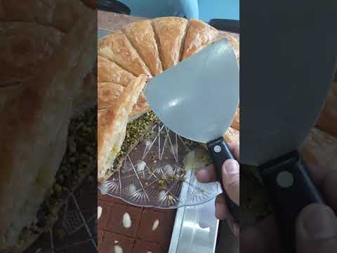 بقلاوه تركيه بالفسدق من سويت بالاس للحلويات ابوظبي النادي السياحي