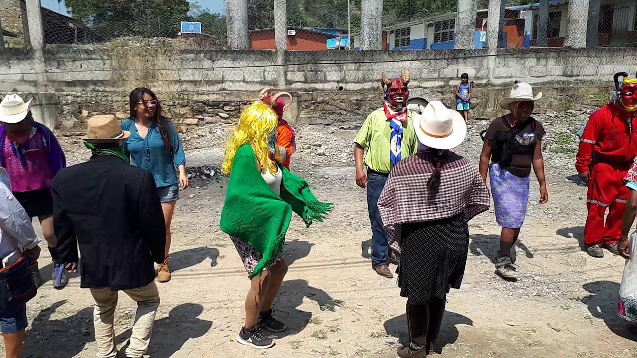 Zapateando en el carnaval Pisaflores, Veracruz 2019 - YouTube