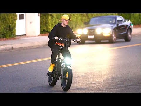 justin-bieber-takes-a-joy-ride-on-his-new-electric-bike