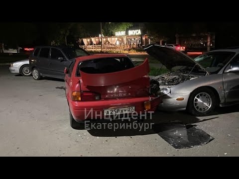 Гонщица выбросилась на парковку