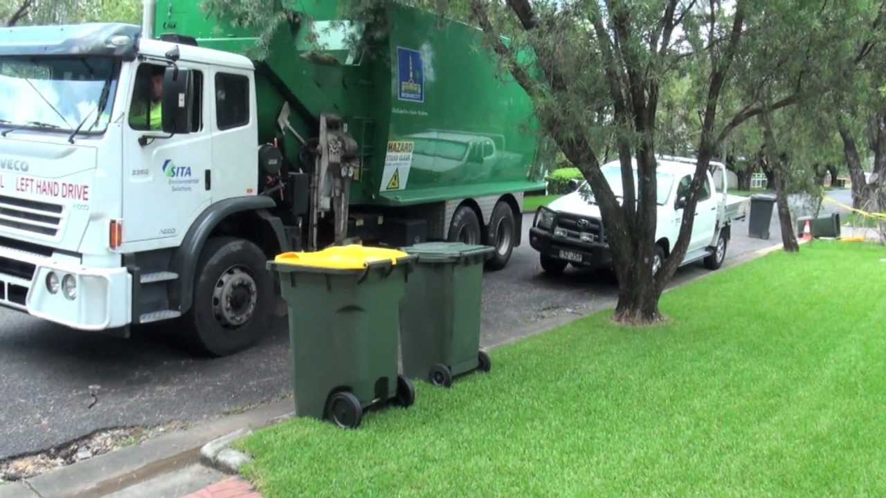 Brisbane Flood Garbage Collection - YouTube
