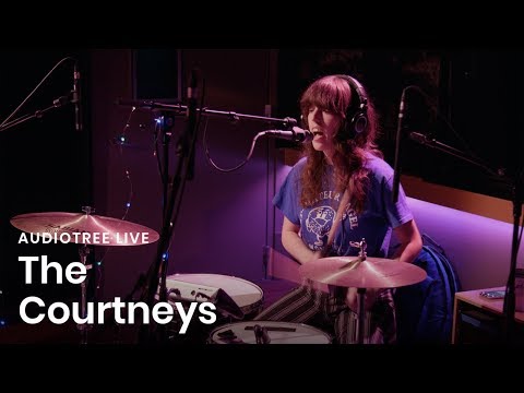 在 YouTube 上观看 The Courtneys - Silver Velvet | Audiotree Live 在 YouTube 上观看 The Courtneys - Silver Velvet | Audiotree Live