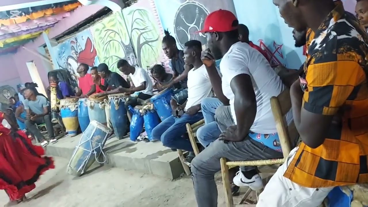 M'en koman empereur Edriss tap fè cérémonie pou bossou 