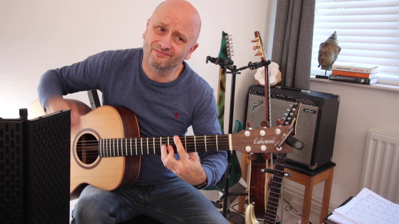 Auld Lang Syne simple solo acoustic guitar Instrumental played by Ian Dyball