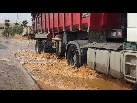 فيضانات العروي امطار غزيرة هده الليلة بمدينة العروي إقليم الناظور