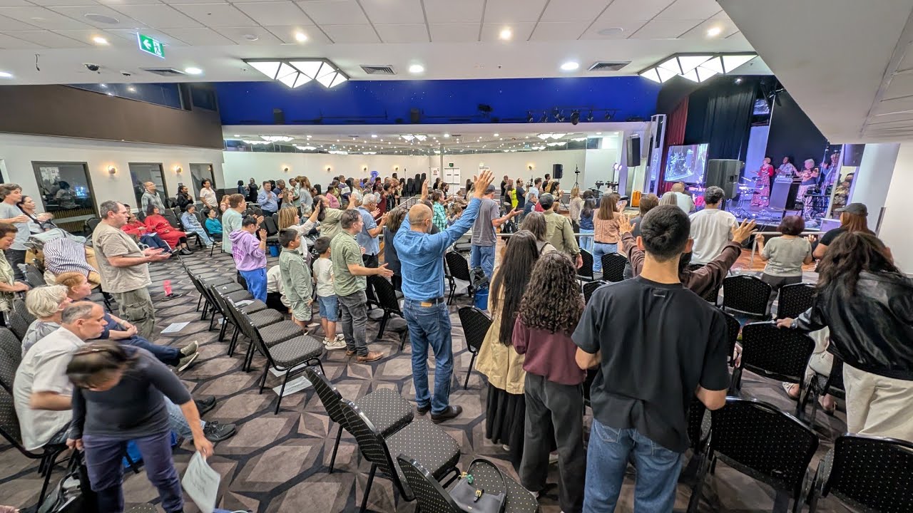 Sydney Revival Sat: Wind of the Spirit blows, sovereign healing anointing: almost all healed.