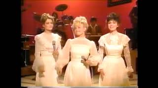 Barbara Mandrell &amp; the Mandrell Sisters - Charley Pride &amp; Hoyt Axton   (Gospel Medley) 1981 NEW