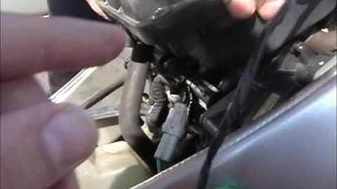 Changing Spark Plugs ZX6R