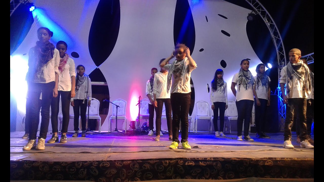 لوحة تعبيرية : مكتوب على جبينك بطل