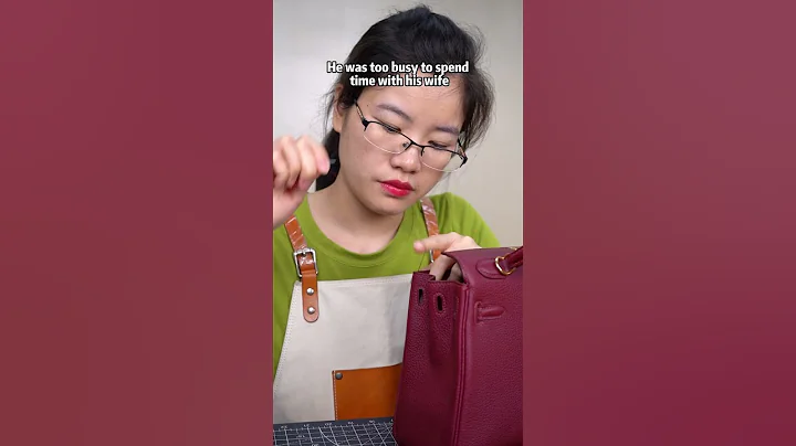 Classical handmade leather carry bag, how do you like? 🥰