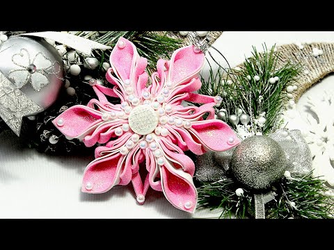Video: How To Make A Snowflake Decoration For A Christmas Tree