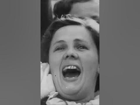 "Массы испытывают потребность дрожать..." #shorts // "Обыкновенный ...
