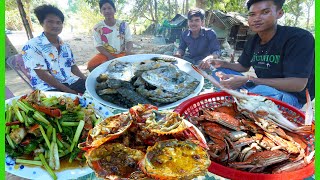 អាហារសមុទ្រស្រស់ឆ្នៃបានច្រើនមុខ ឆាក្តាមថ្មស្ពៃចង្កឹះ ប៉ាកាំងស្រស់ទឹកត្រីបុក ជីវភាពពិតនៅកោះស្រឡៅ