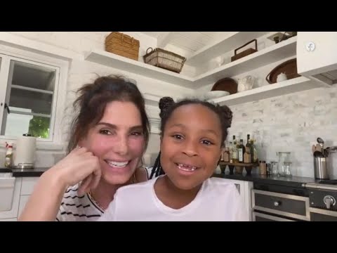 Video: Rumah Sandra Bullock: Sweetheart Amerika Menjual Rumahnya di Heartland