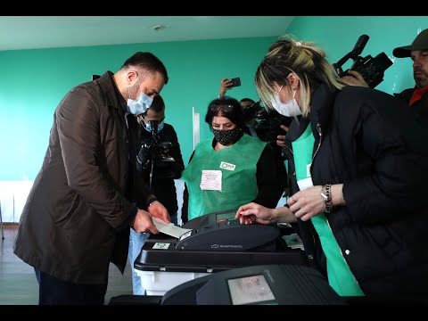 ბათუმში ელექტრონული ტექნოლოგიების გამოყენებით იმიტირებული არჩევნები იმართება
