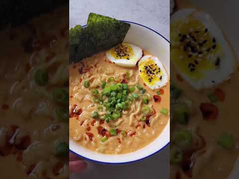 Video: Wie man Laksa isst, Malaysias kultiges Nudelgericht