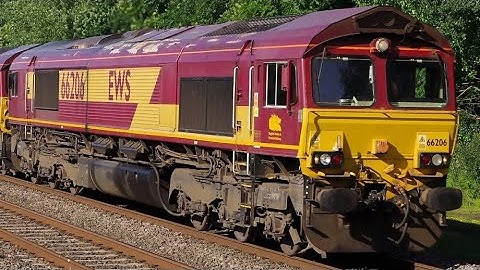 A class 66 Going Through Woolwich Arsenal Station