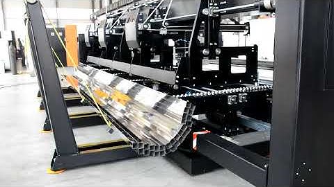 Automatic bundle loader for square pipes