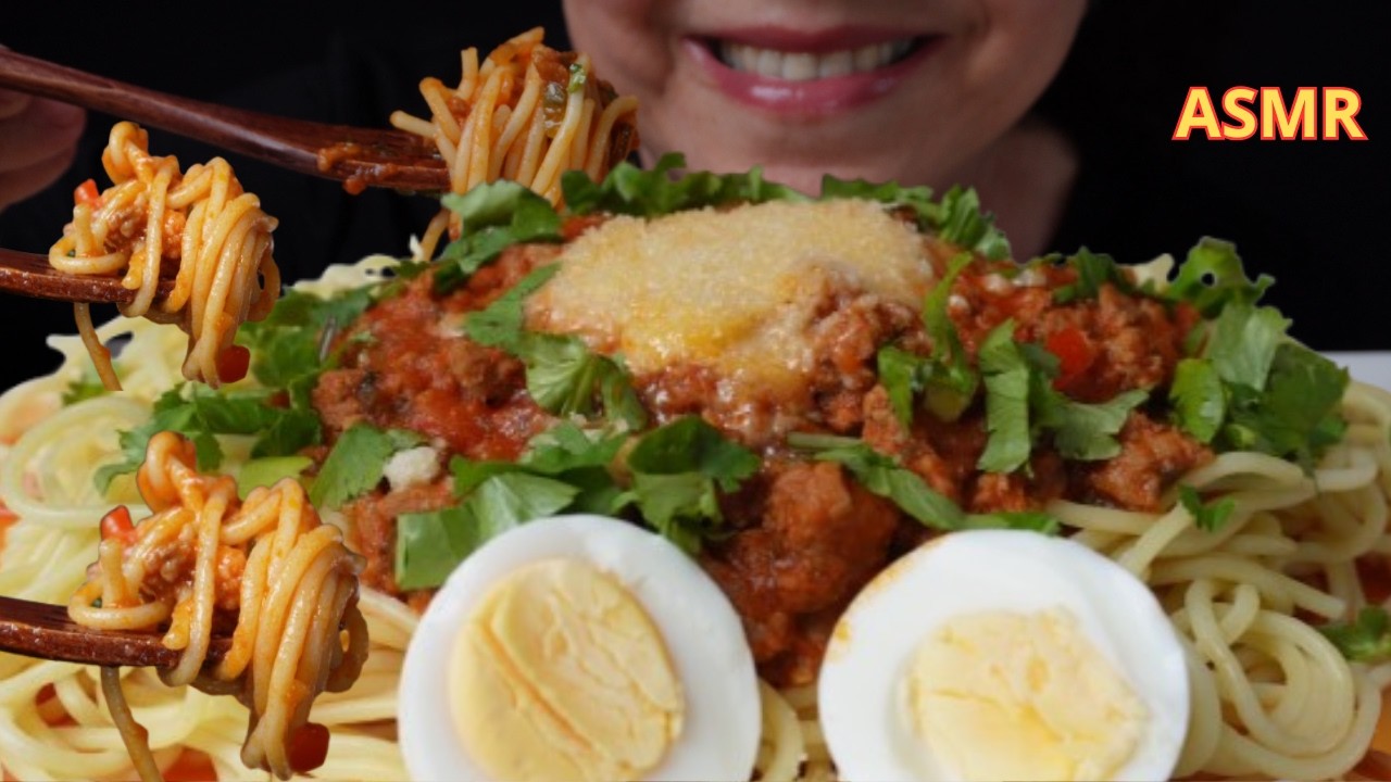 SPAGHETTI ALLA BOLOGNESE🍝 (ASMR EATING SOUNDS) NO TALKING