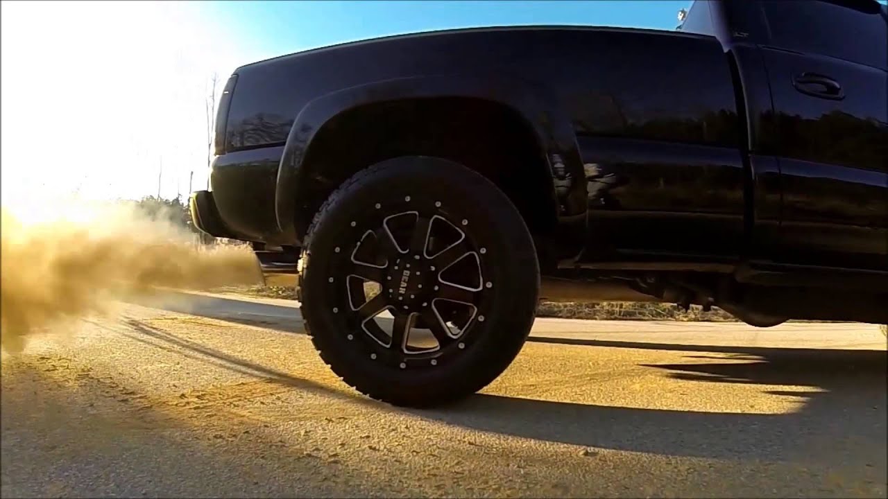 Insane 650HP Duramax Burnout - YouTube