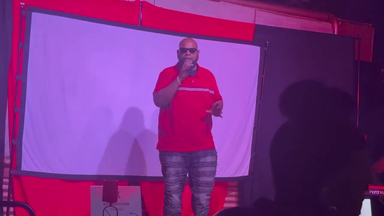 Teddy Bare sings Contagious