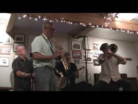 Victory jazz band Kings Head Pebmarsh - The old spinning wheel in the parlour- 10 9 2015