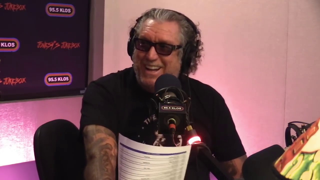 Yes Interviews: 7/16/18 - Trevor Rabin in studio on Jonesy's Jukebox ...