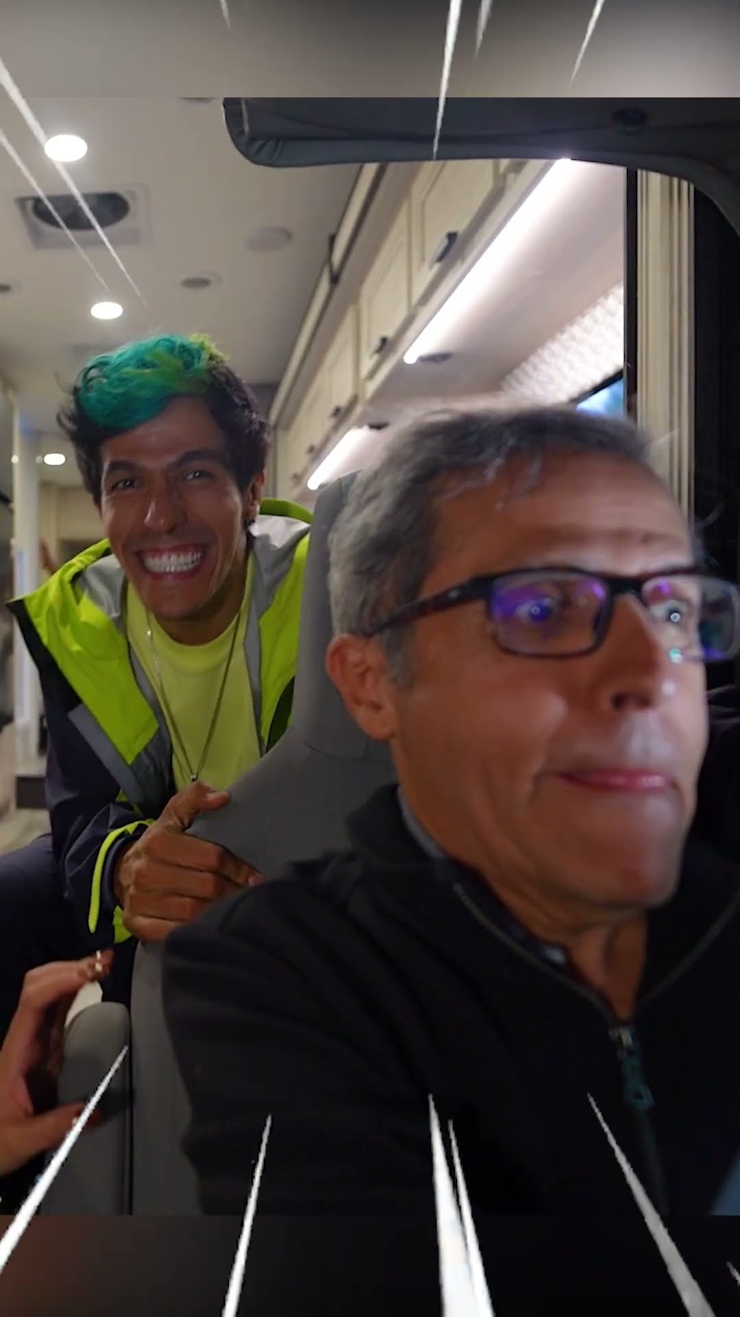 Ya no vamos a dejar que nuestro papá vuelva a manejar???