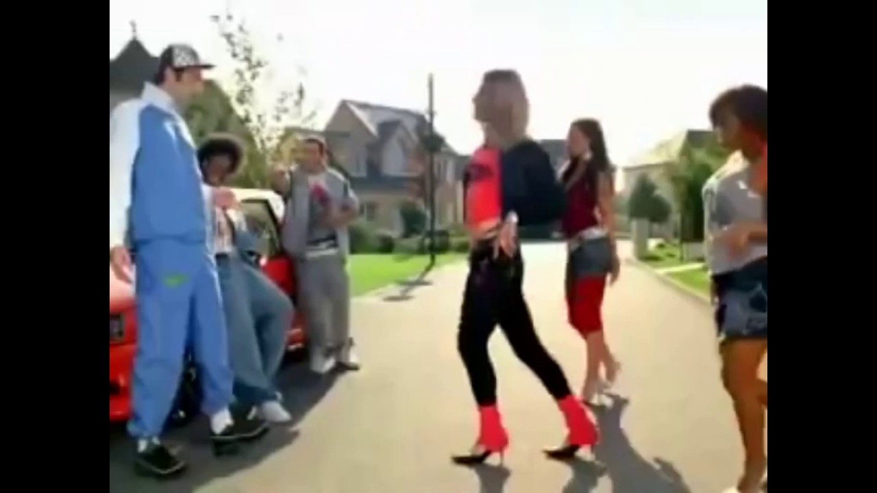 HÉ MADEMOISELLE T'ES CHARMANTE ÇA TE DIRAIS UNE GLACE À LA MENTHE?!