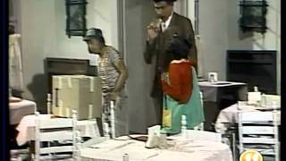 Chespirito 1982 - El chavo del ocho - T.V. en el restaurante (HQ)