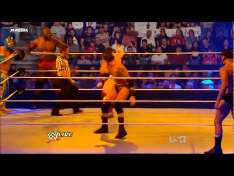 WWE Raw 13.6.11 Sin Cara & Ezekiel Jackson & Danie...