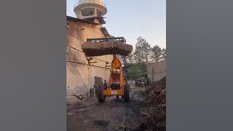 G-Rafo Loader with Rectangular Bale Grab Attachment