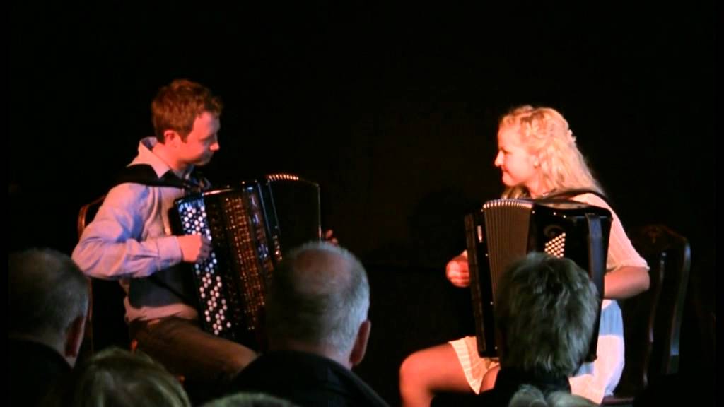 ELVIRA SPILT AV ØVERBØ / FARSTAD BJØRDAL