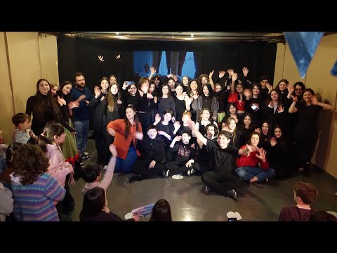 სკოლა-სტუდია ბერიკების სპექტაკლი:  „21 თებერვალი, დღე რომელიც გვაბედნიერებს\"