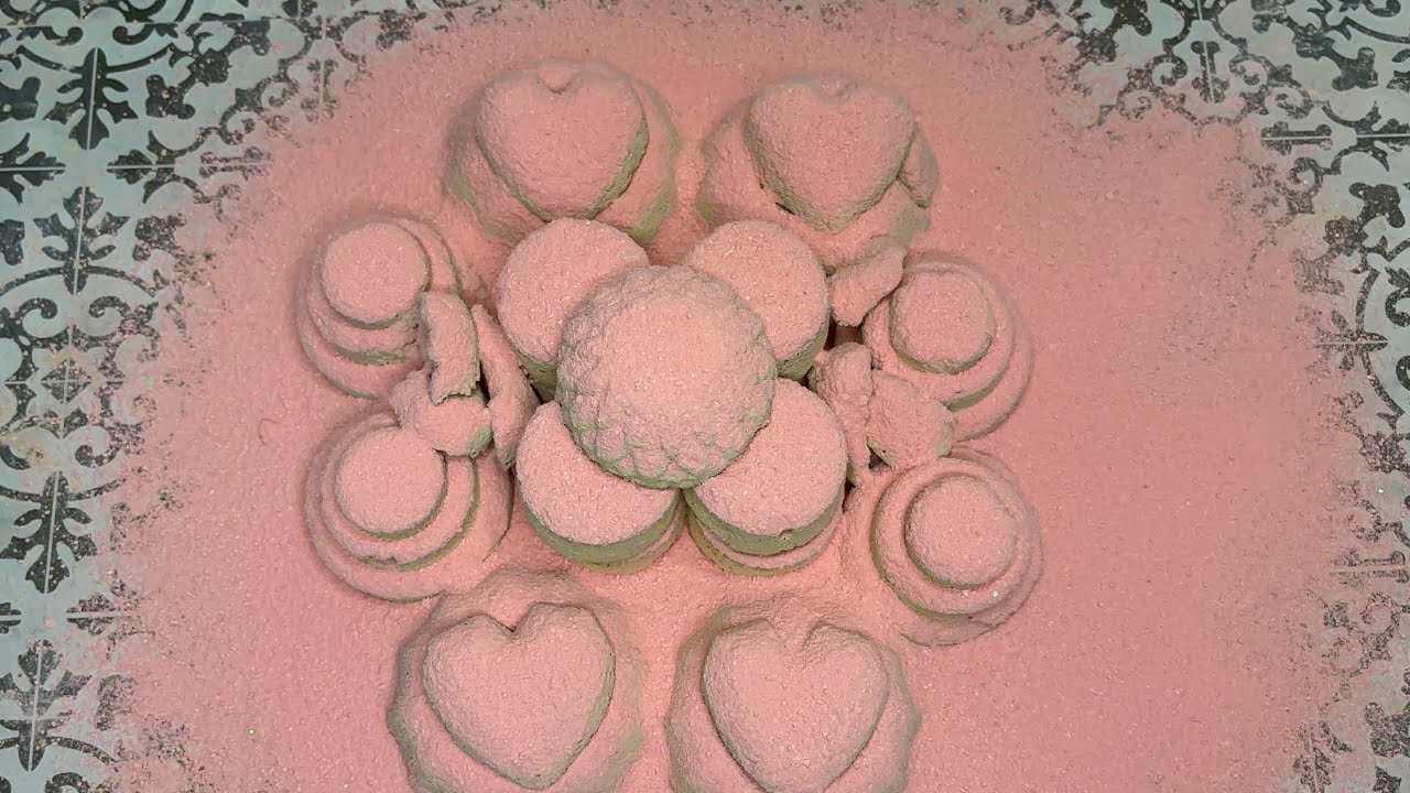 Green 💚 Reforms topped with Pink 🩷 Powder