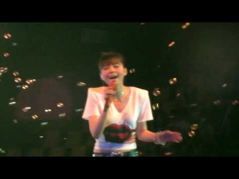 リャンイン20100523《如果这就是爱情》中国移动张靓颖昆明歌友会