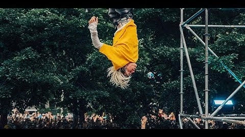 MGK “BORN WITH HORNS” vs “MAINSTREAM SELLOUT”