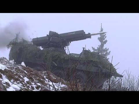 레이저 유도로켓으로 무장한 <strong>독일</strong> 라인메탈사의 전투로봇 &amp;#39;미션 <strong>마스터</strong>&amp;#39; A-UGV,  무인전투로봇의 70밀리 레이저 유도로켓 정밀 타격 영상