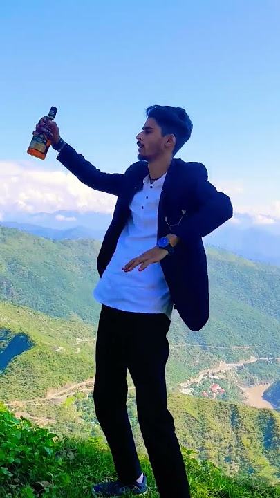 laal bottle sharb tu ch kharab😋😂🥀☺️#garhwali #song #sharab #funny #dance #tiktok #viral #trending