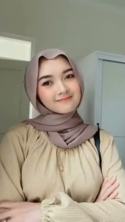 Belajarko sholat anu kalau mauko sama cewek muslim secantik ini