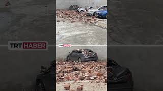 Eskişehirde Fırtına Metruk Bir Binanın Duvarını Yıktı