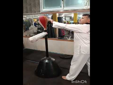 فایت رنجر با سه انگشت به چهار ناحیه از سر بزنی طرف بیهوش میشه و با مشت بزنی درجا میمیره فرز باشی 5نف