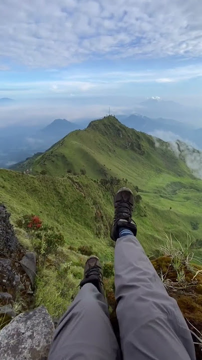 gadis merbabu nih #storywa #pendakigunung #pendakicantik